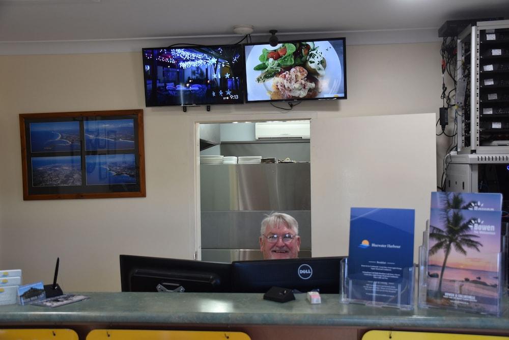 Bluewater Harbour Motel Μπόουεν Εξωτερικό φωτογραφία