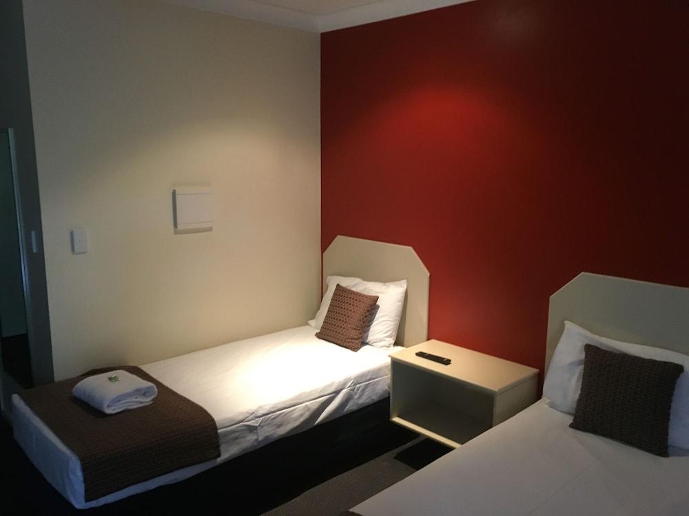 Bluewater Harbour Motel Μπόουεν Εξωτερικό φωτογραφία