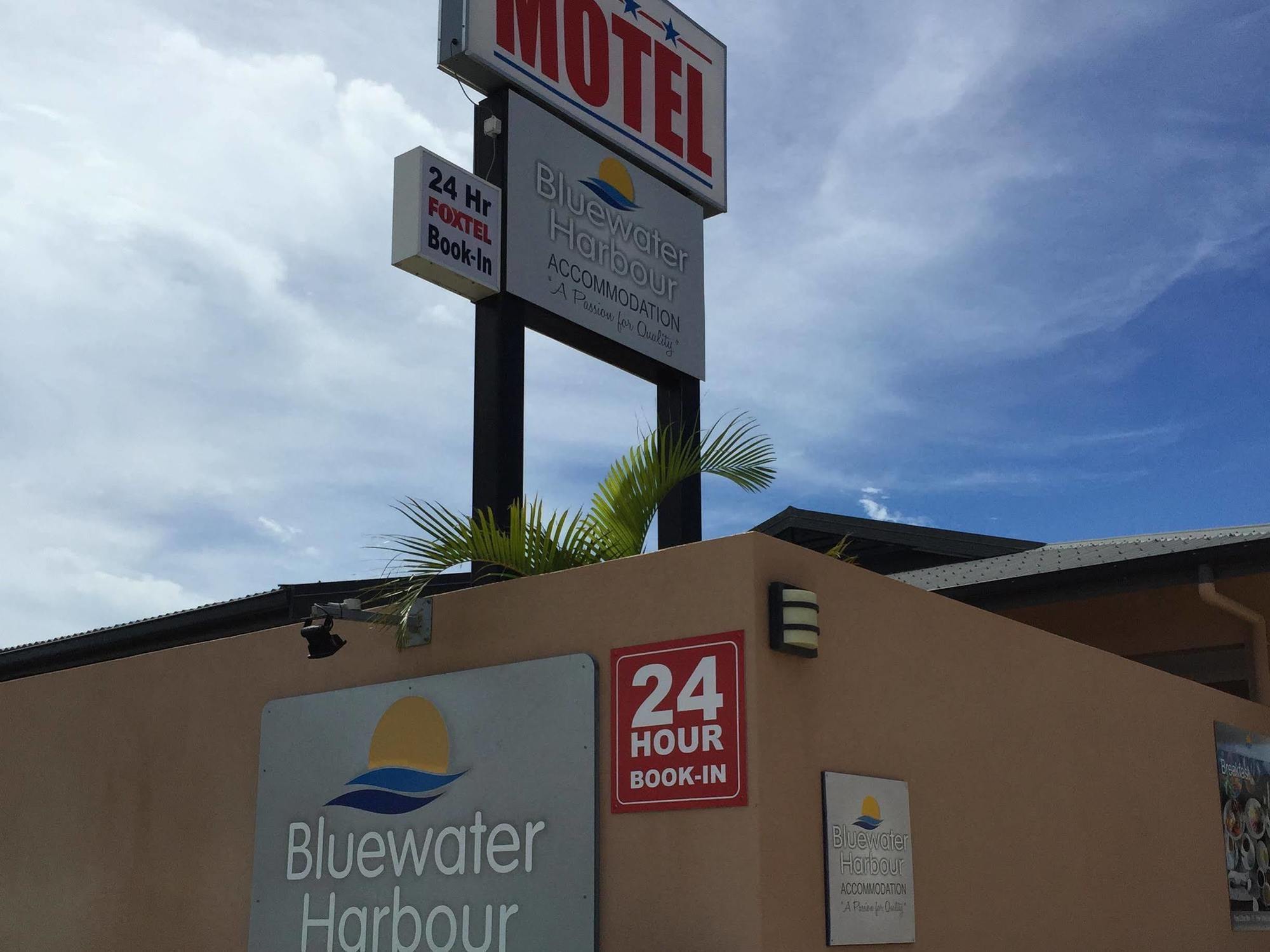 Bluewater Harbour Motel Μπόουεν Εξωτερικό φωτογραφία
