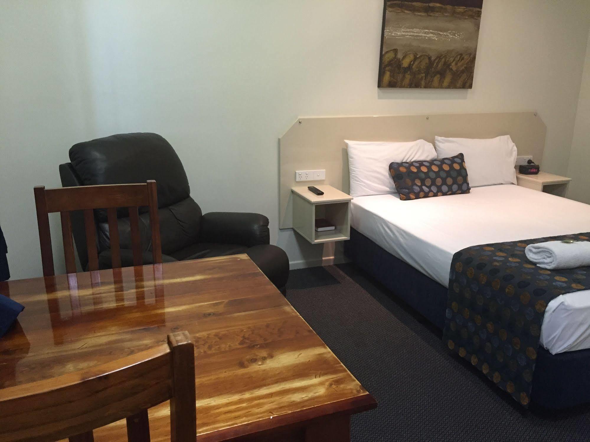 Bluewater Harbour Motel Μπόουεν Εξωτερικό φωτογραφία
