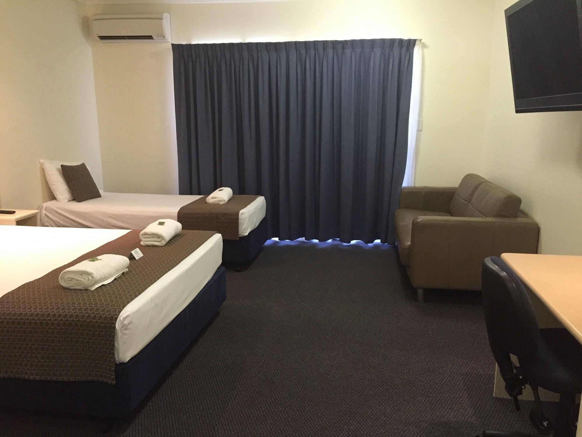Bluewater Harbour Motel Μπόουεν Εξωτερικό φωτογραφία